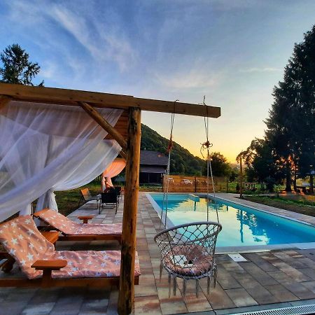 Vacation House Studenac Bihać Exteriör bild