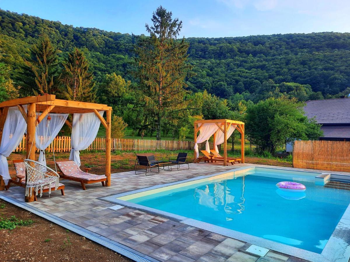 Vacation House Studenac Bihać Exteriör bild