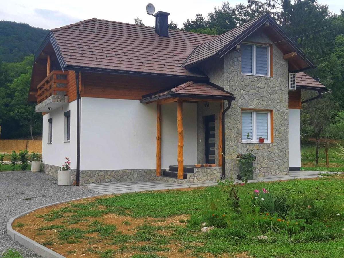 Vacation House Studenac Villa Bihać Exteriör bild